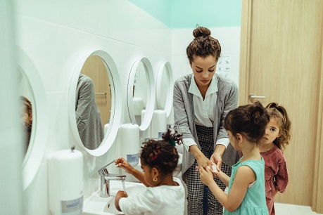 teaching-young-children-good-hygiene-habits